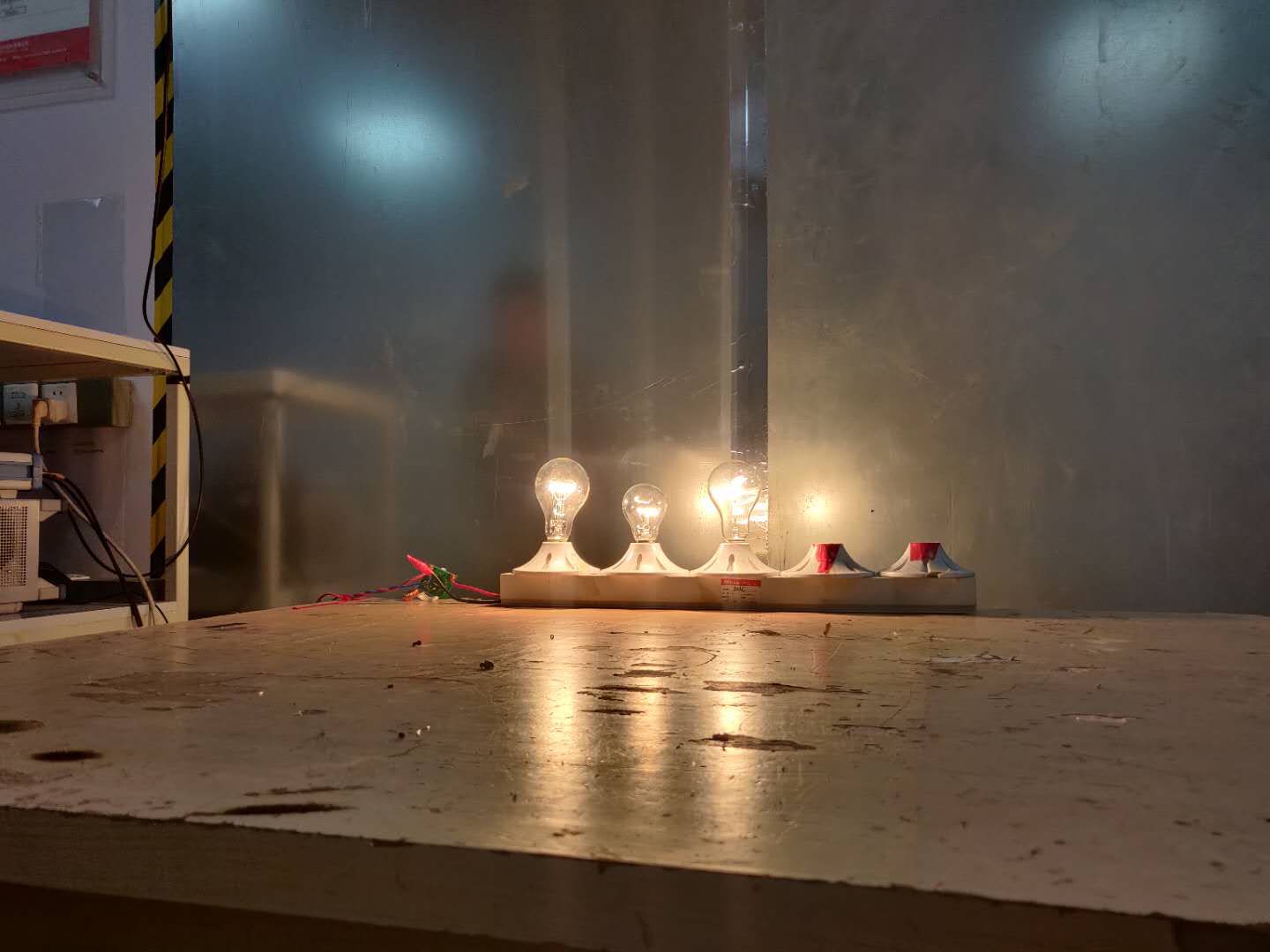 谷景工程師前往安規(guī)實(shí)驗(yàn)室處理客戶電路問(wèn)題 2 蘇州谷景電子有限公司 2