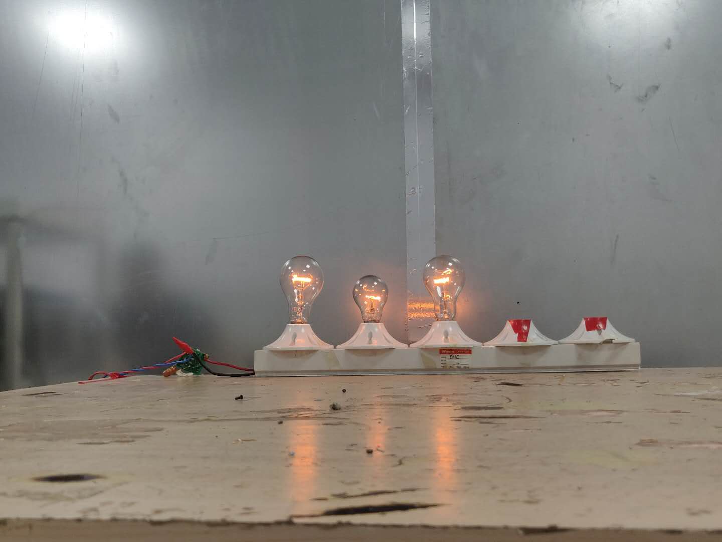 谷景工程師前往安規(guī)實(shí)驗(yàn)室處理客戶電路問(wèn)題 5 蘇州谷景電子有限公司 5